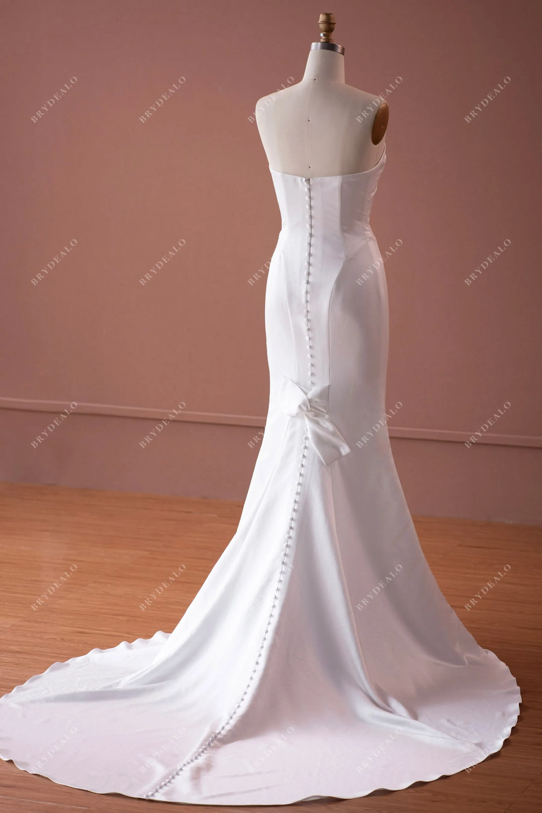 Elegant Satin Bowknot Mermaid Wedding Dress