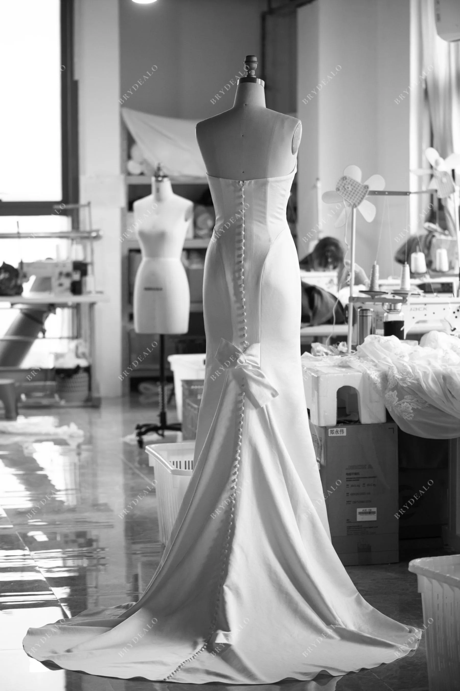 Elegant Satin Bowknot Mermaid Wedding Dress