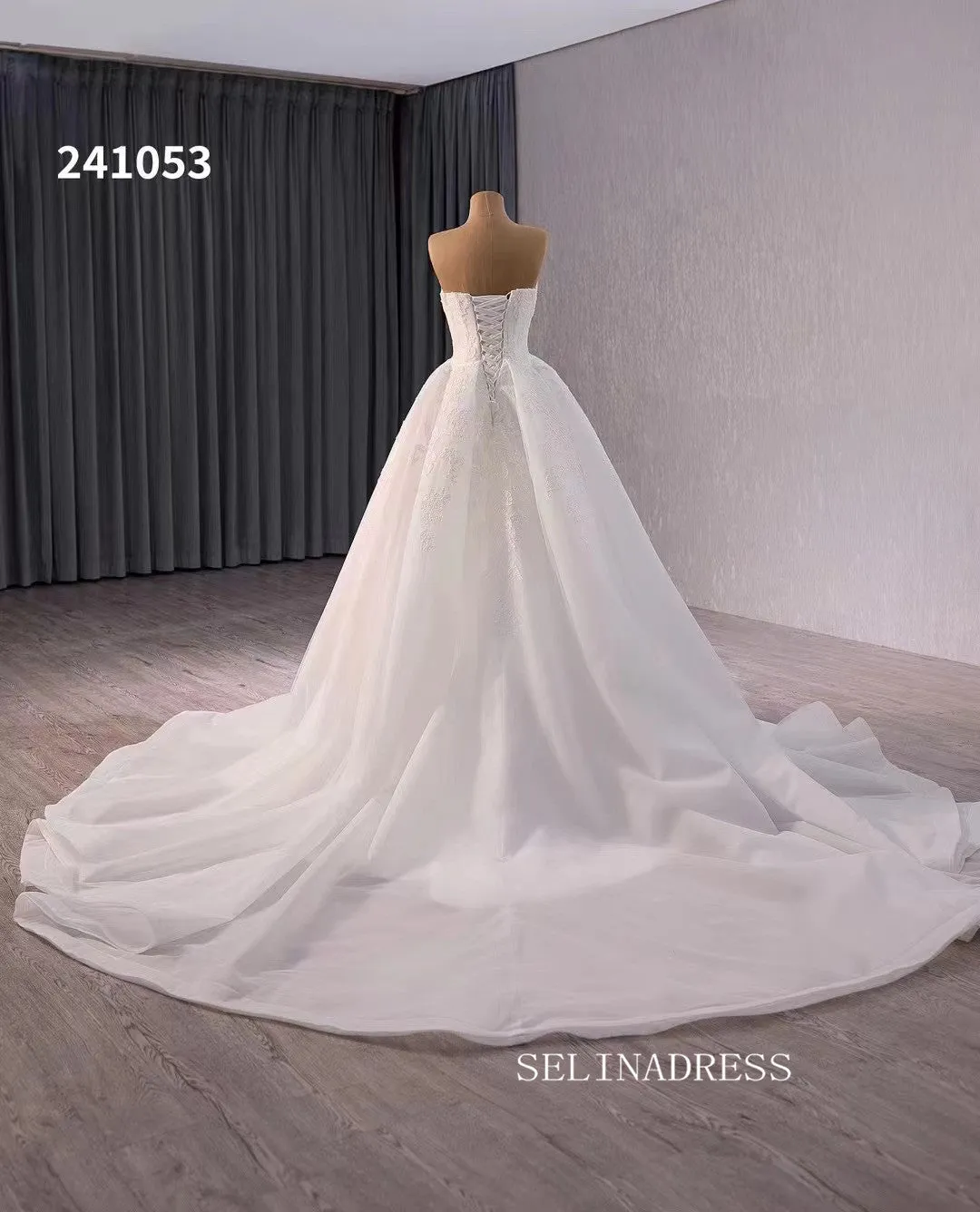 Luxury Ball Gown Sweetheart Lace Wedding Dress Haute Couture Bridal Gowns 241053