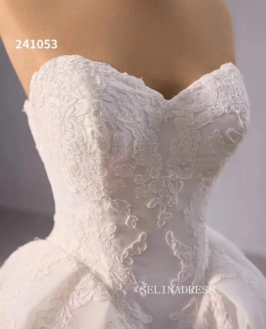 Luxury Ball Gown Sweetheart Lace Wedding Dress Haute Couture Bridal Gowns 241053