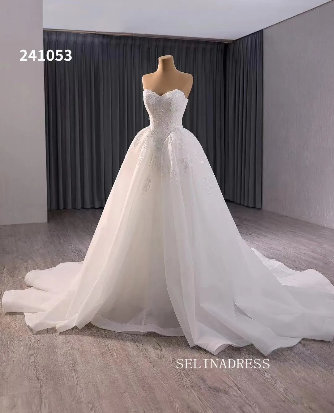 Luxury Ball Gown Sweetheart Lace Wedding Dress Haute Couture Bridal Gowns 241053