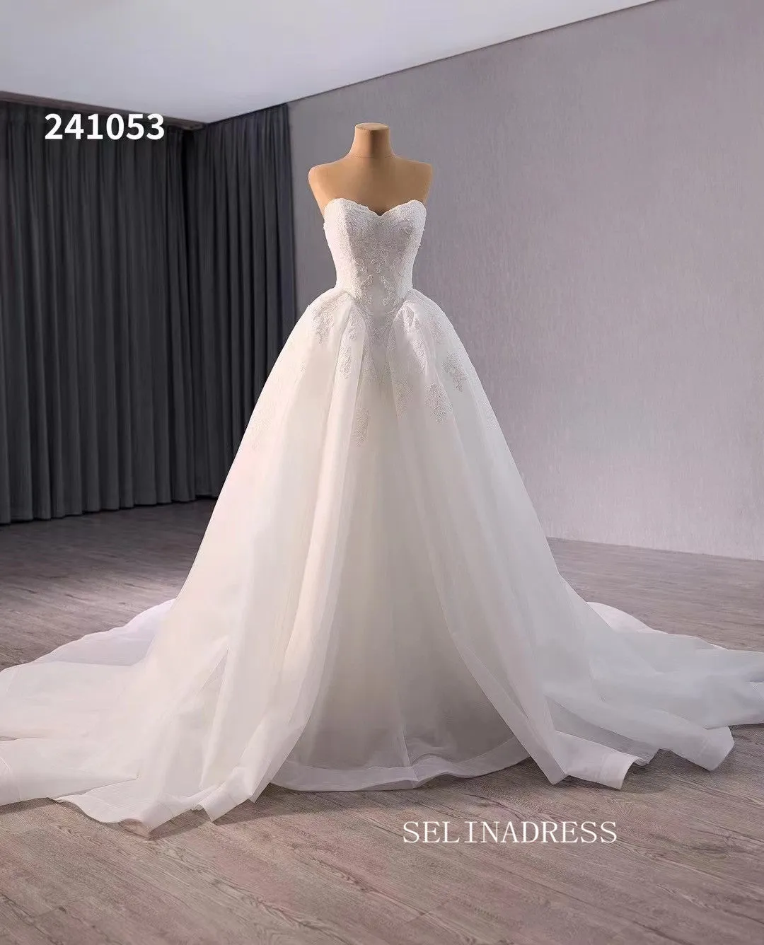 Luxury Ball Gown Sweetheart Lace Wedding Dress Haute Couture Bridal Gowns 241053