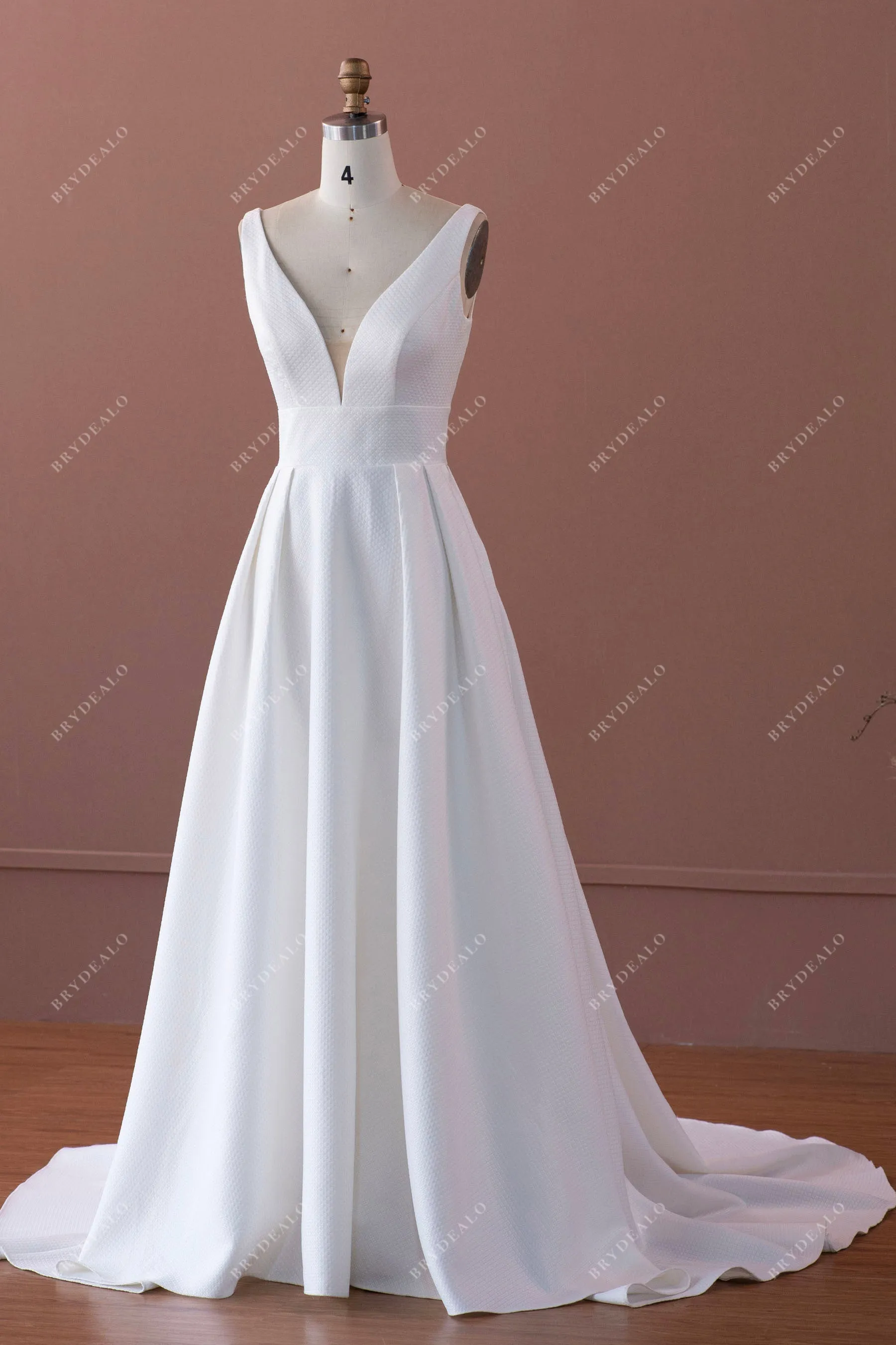 Simple V-neck Designer Textured Bridal Dress with Pockets