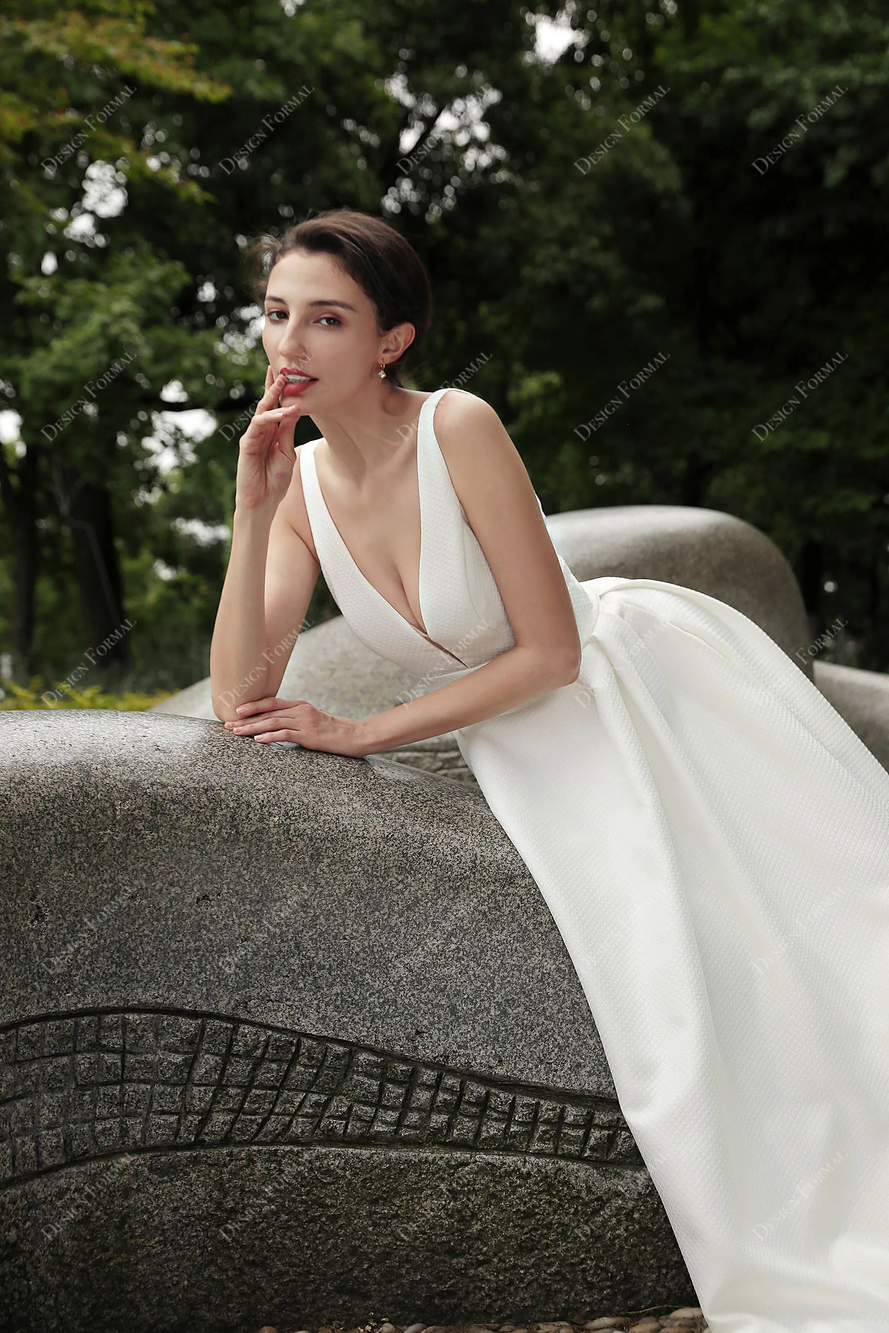 Simple V-neck Designer Textured Bridal Dress with Pockets