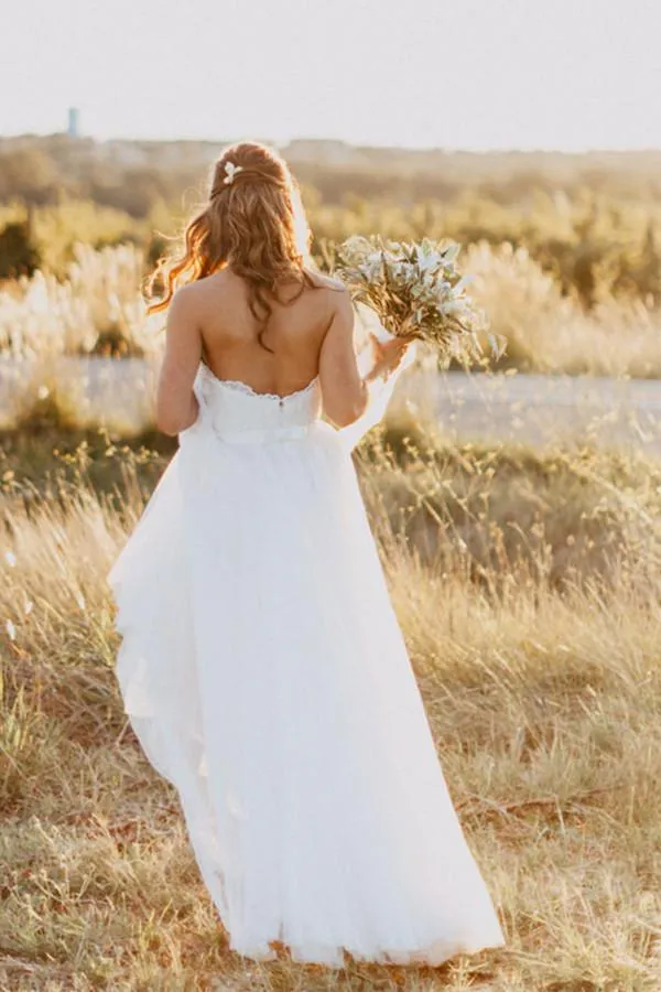 Strapless Ivory Tulle Wedding Dress With Lace Appliques