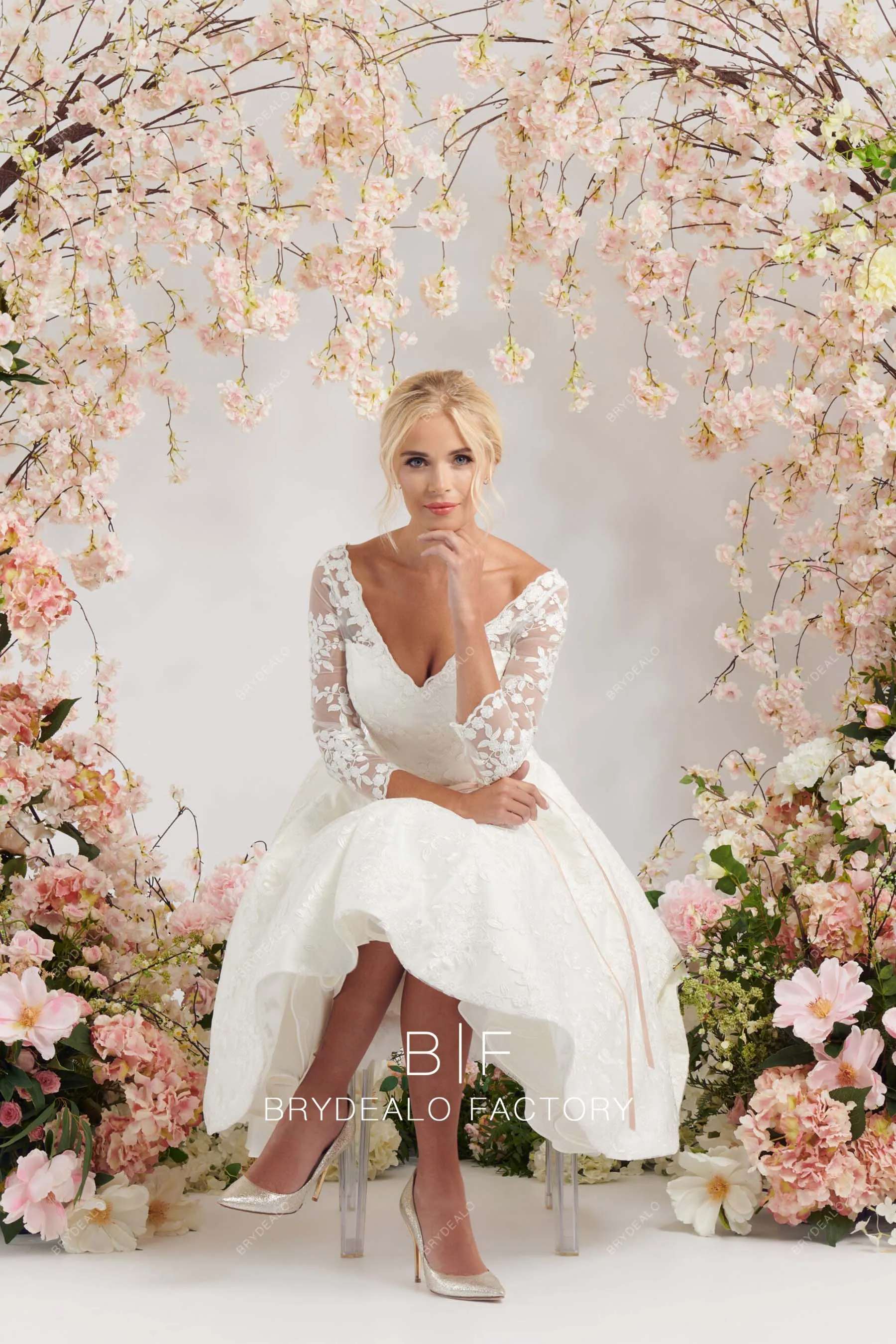V-neck Long Sleeves Designer Lace Tea-Length Puffy Wedding Dress