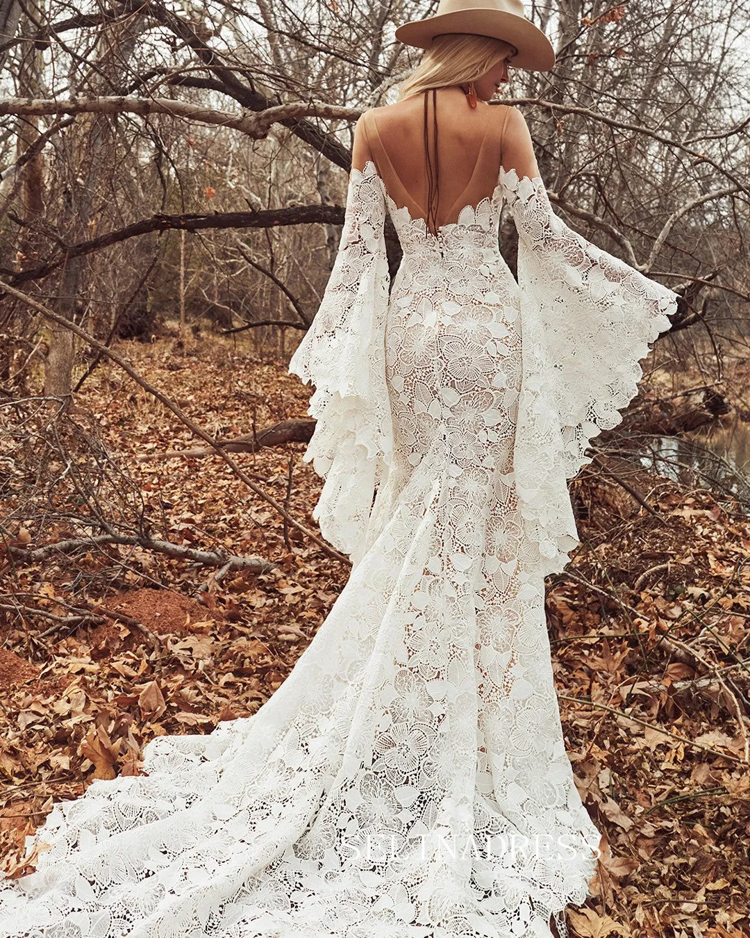 Vintage Mermaid Long Sleeve White Lace Wedding Dress With Sweep Train  EWR400