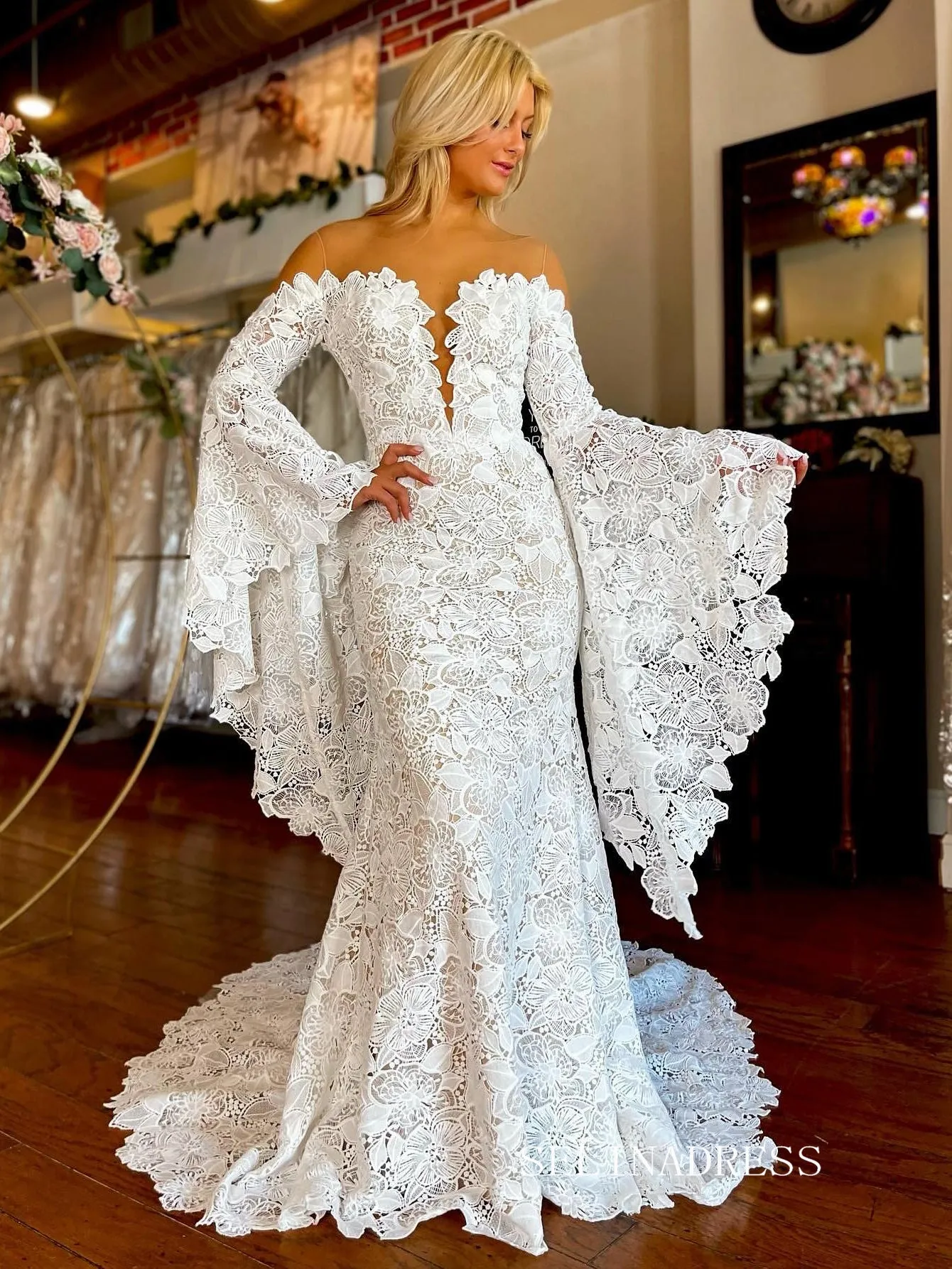 Vintage Mermaid Long Sleeve White Lace Wedding Dress With Sweep Train  EWR400